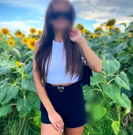 Alena, 25