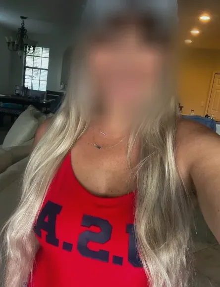Amina, 38