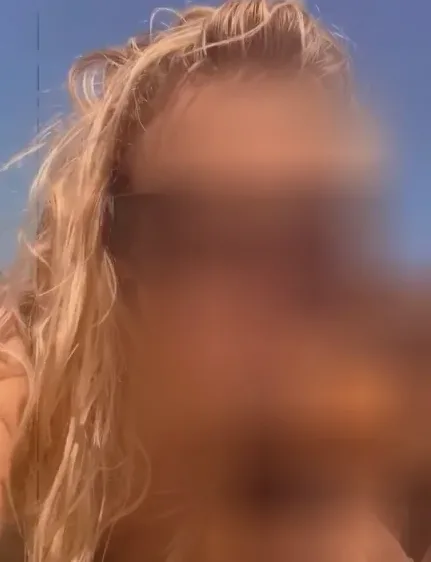 Amina, 35