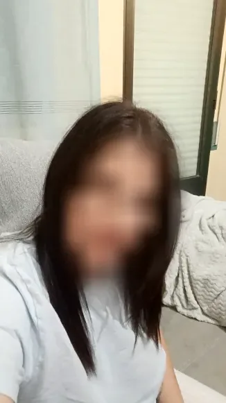 Bettina, 39