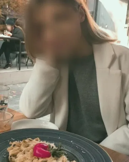 Celine, 37