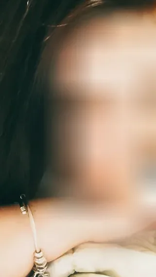 Claudia, 30