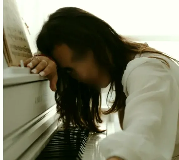 Elif, 37