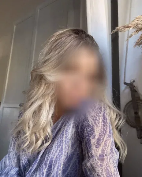 Emma, 20