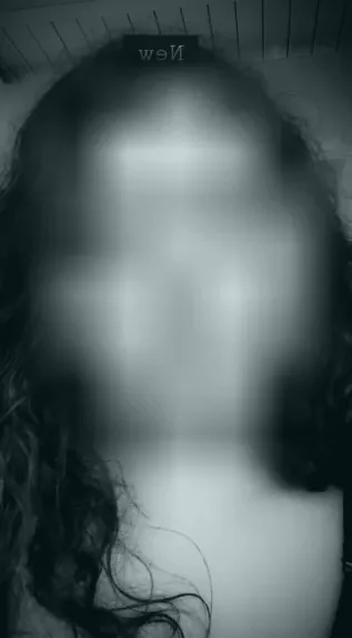 Fiona, 21