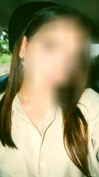 Karin, 25