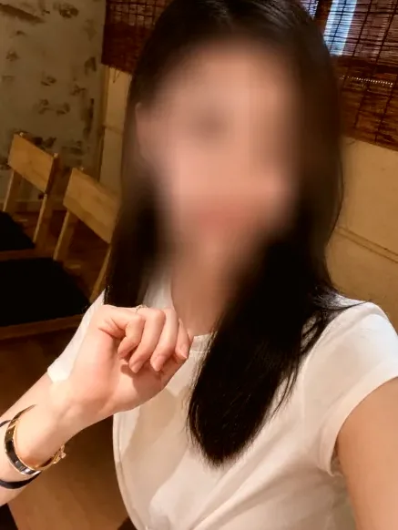 Larissa, 35