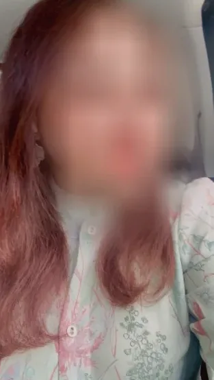 Leonie, 32