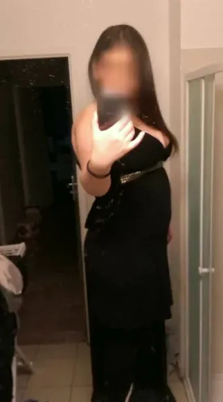 Rosa, 39