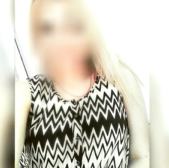 Rosa, 29