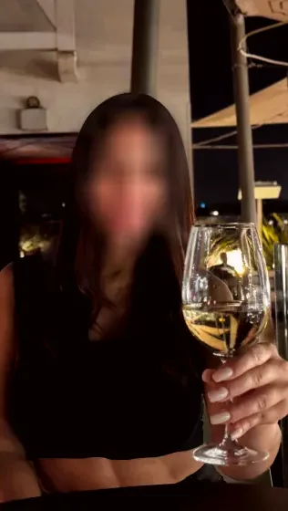 Sabrina, 40