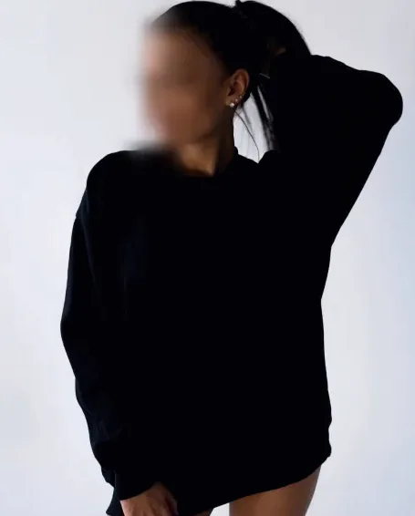 Yvonne, 29